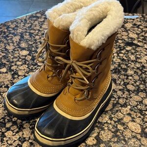 Sorel Caribou Tan and Black Waterproof Boots